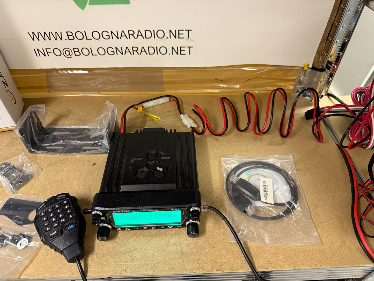 Zastone D9000 pari al nuovo VHF/UHF 144/430 MHz 50W