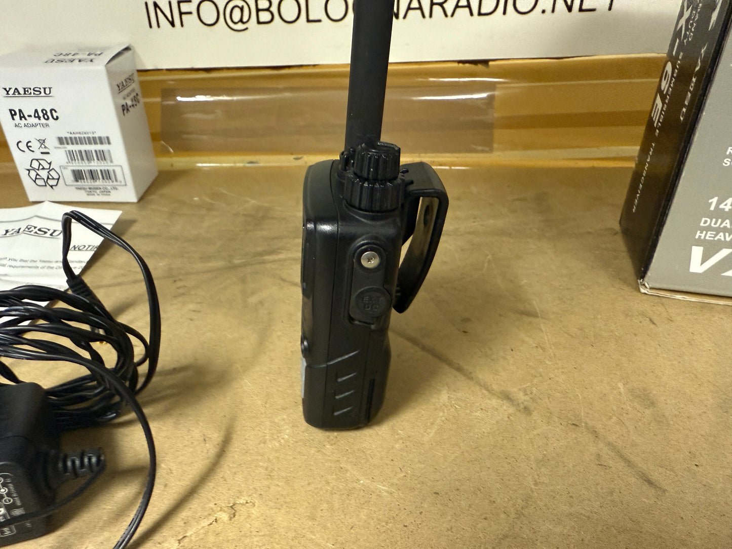 Yaesu VX 6E pari al nuovo full set