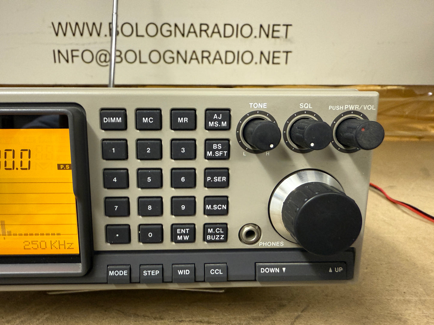 Standard AX 700 ricevitore scanner 50-905 MHz perfetto