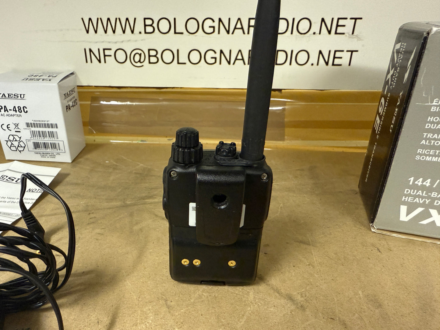 Yaesu VX 6E pari al nuovo full set