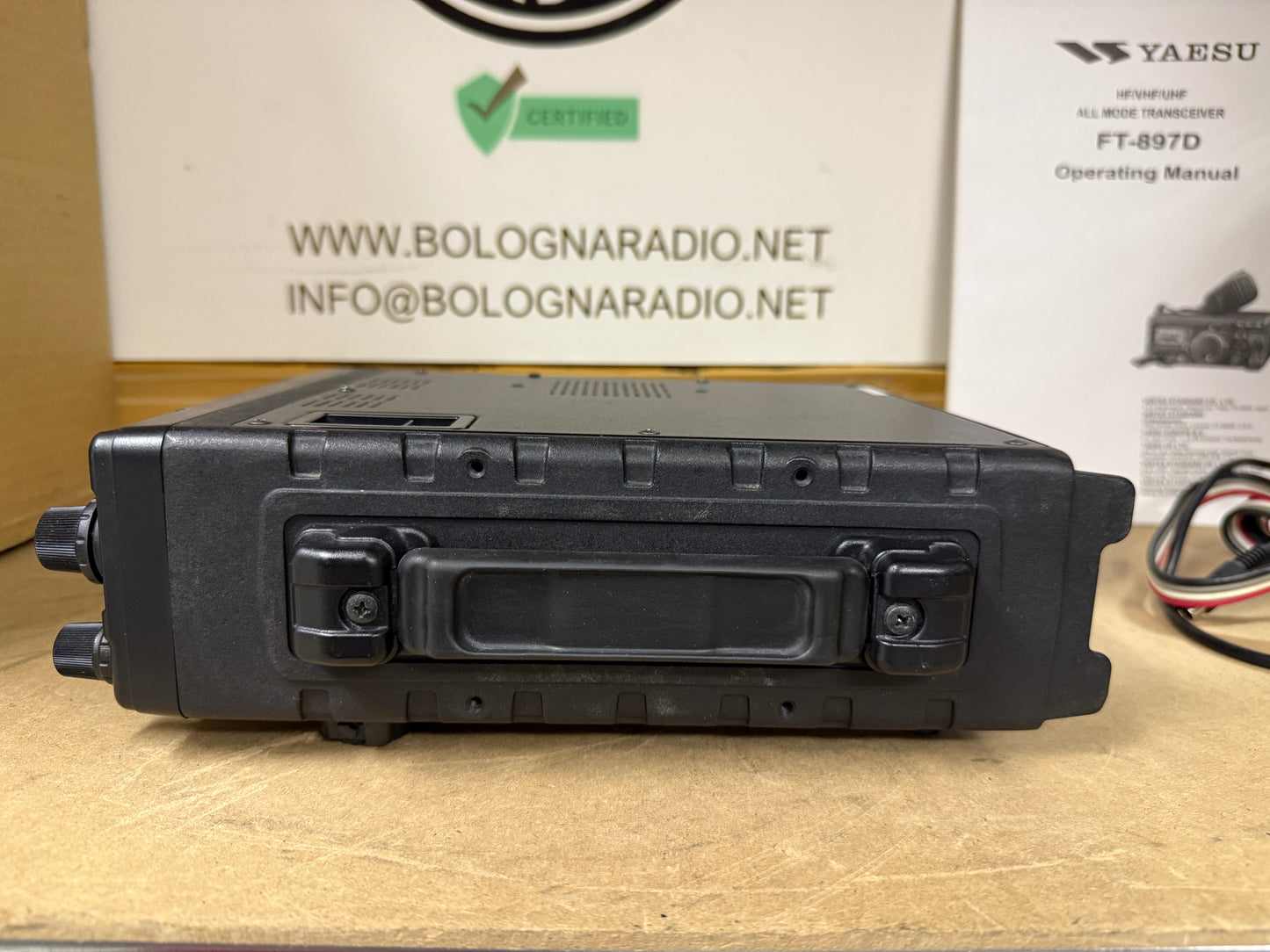 Yaesu FT 897D + LDG AT 897 + FP30 + Imballo