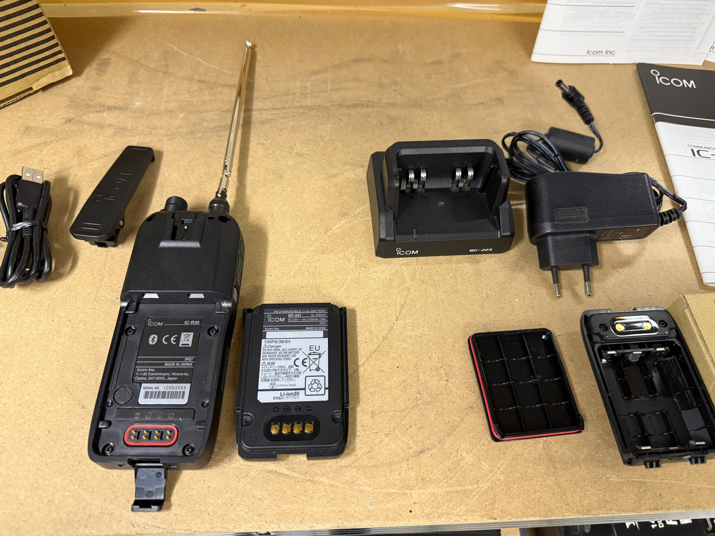 Icom ic r30 pari al nuovo + bp293