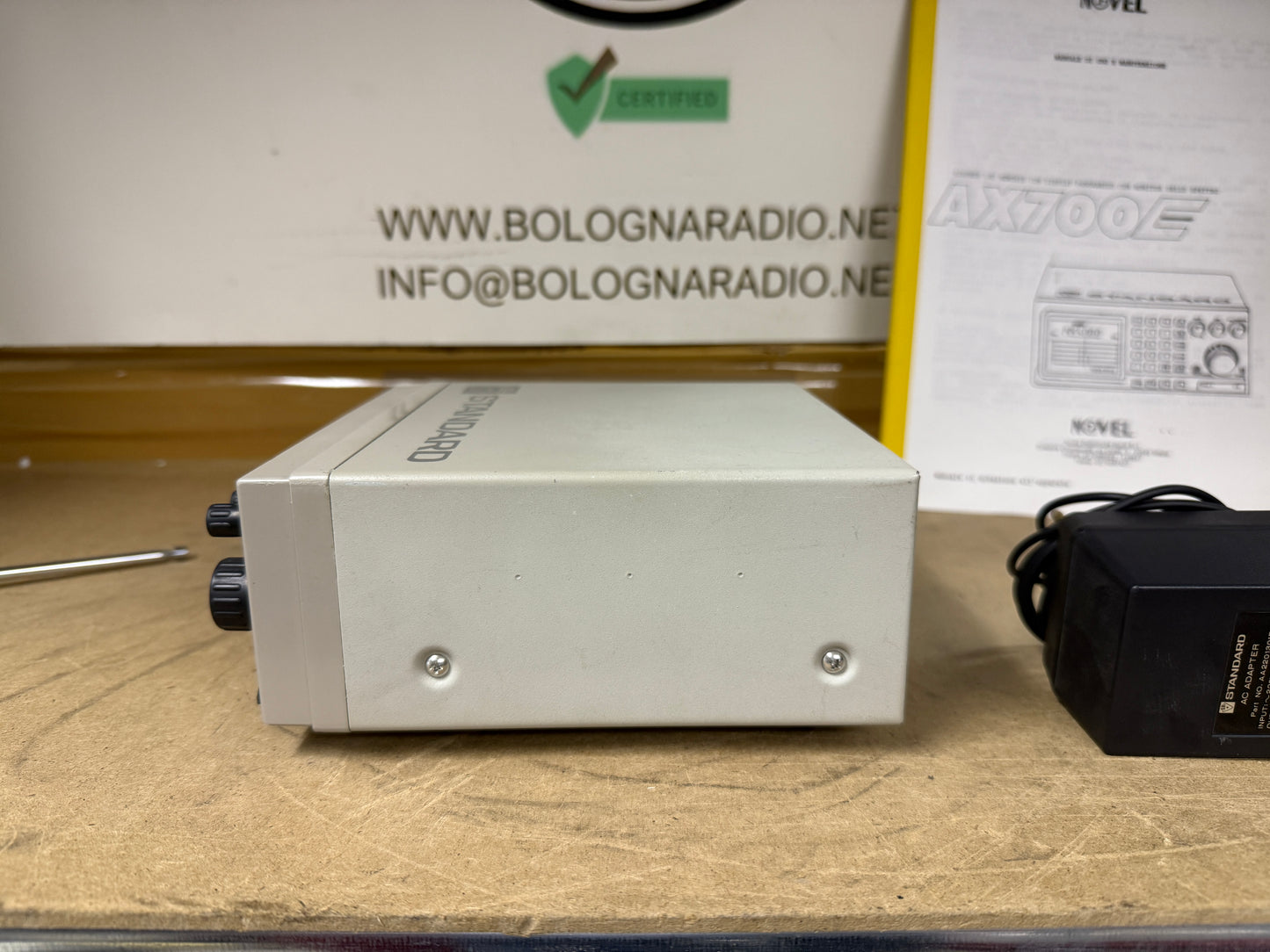 Standard AX 700 ricevitore scanner 50-905 MHz