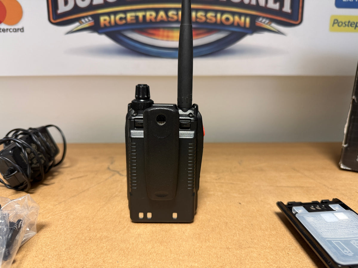 Yaesu FT 5d + FBA39 pari al nuovo full set Garanzia 12 Mesi