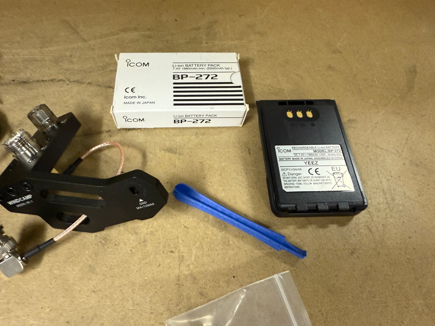 Icom ic 705 Accessori BP272 + Windcamp Rc 1 + Windcamp Rc 2 + Tastiera Memo Cw