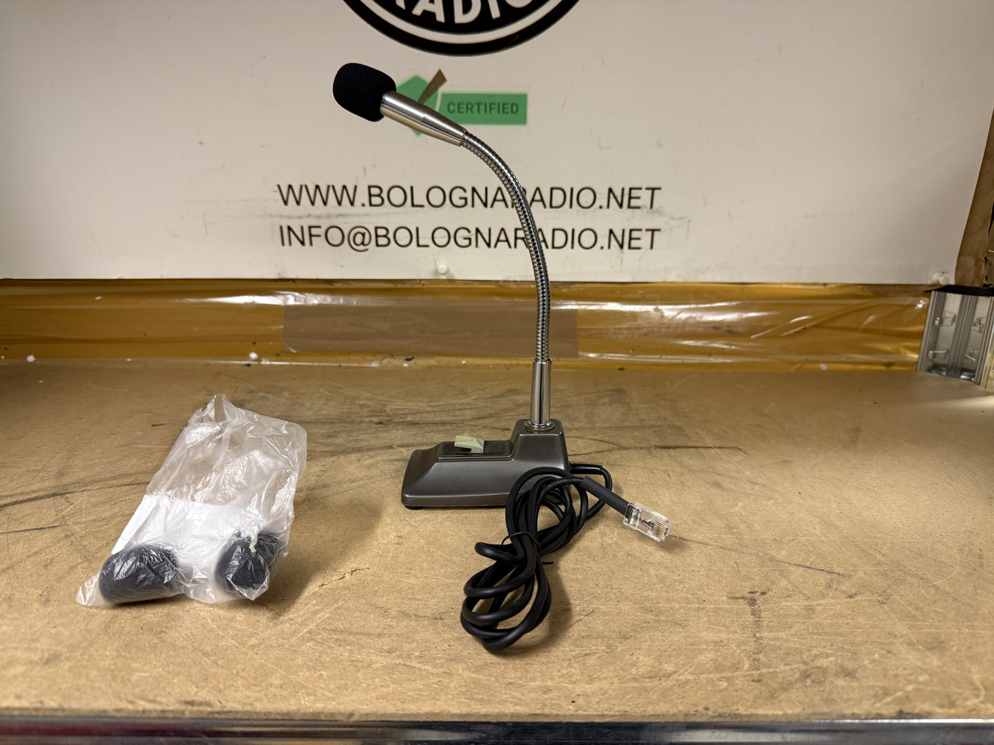 Mike da tavolo cablato plug