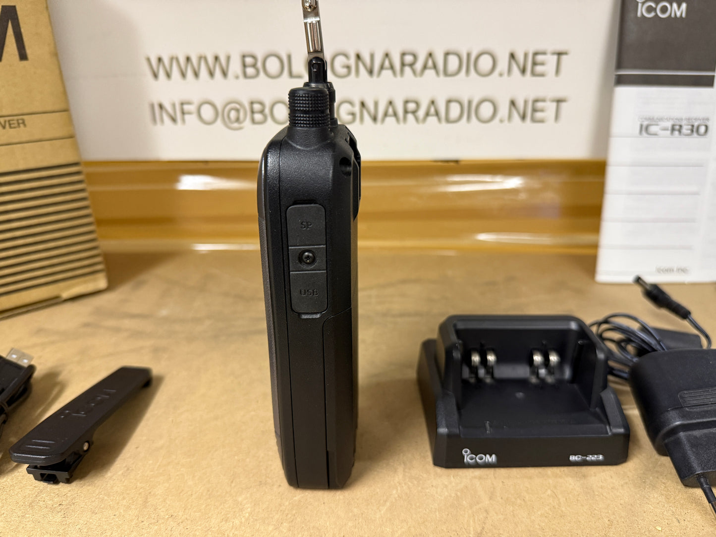 Icom ic r30 pari al nuovo + bp293