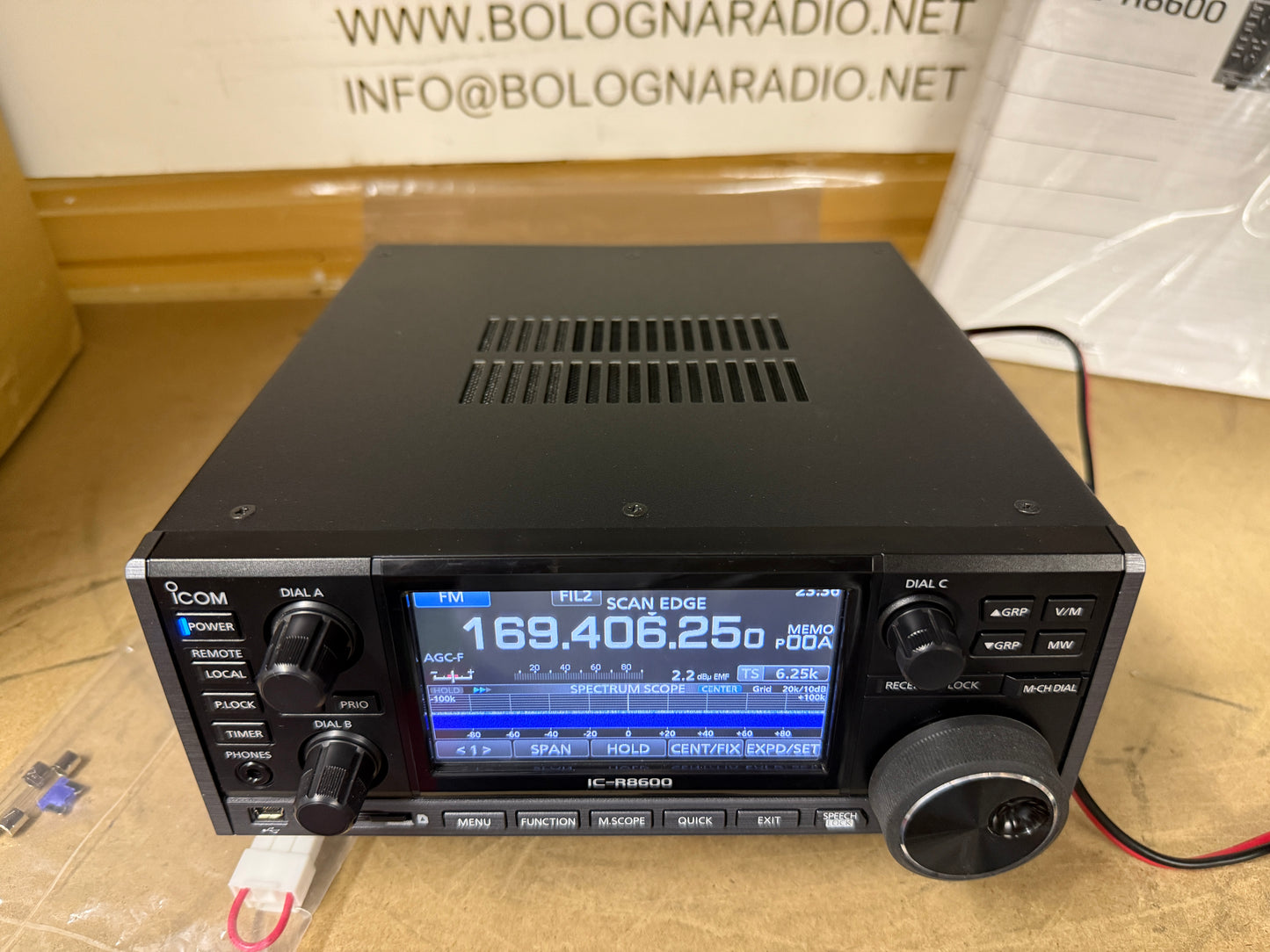 Icom ic r 8600 pari al nuovo Garanzia 12 mesi