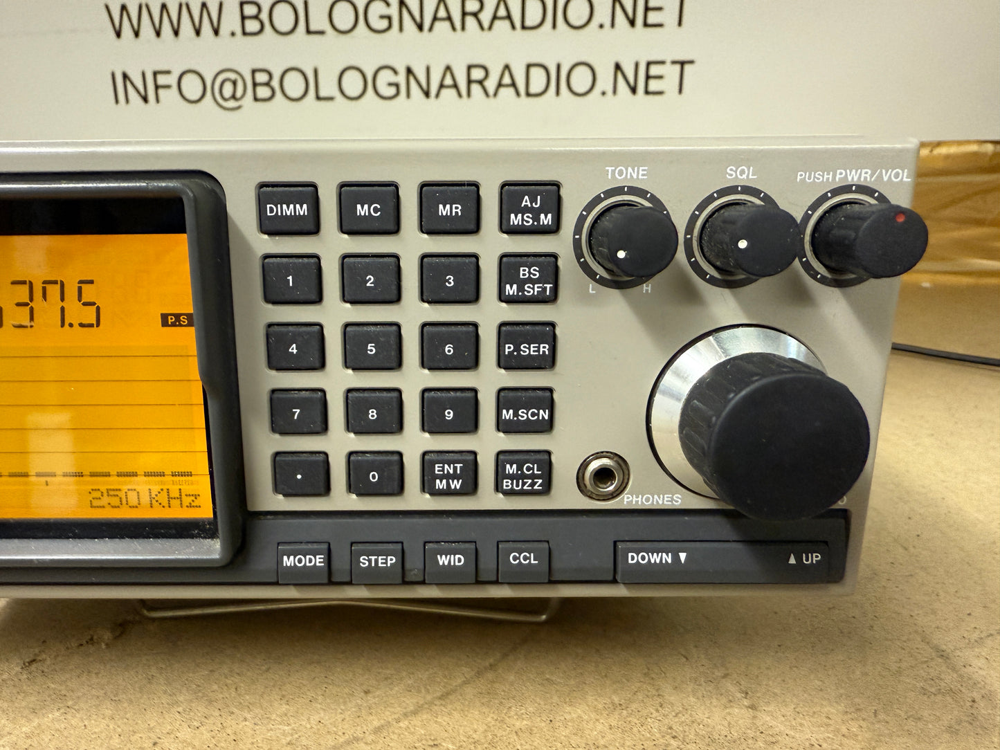 Standard AX-700 ricevitore 50-905 MHz