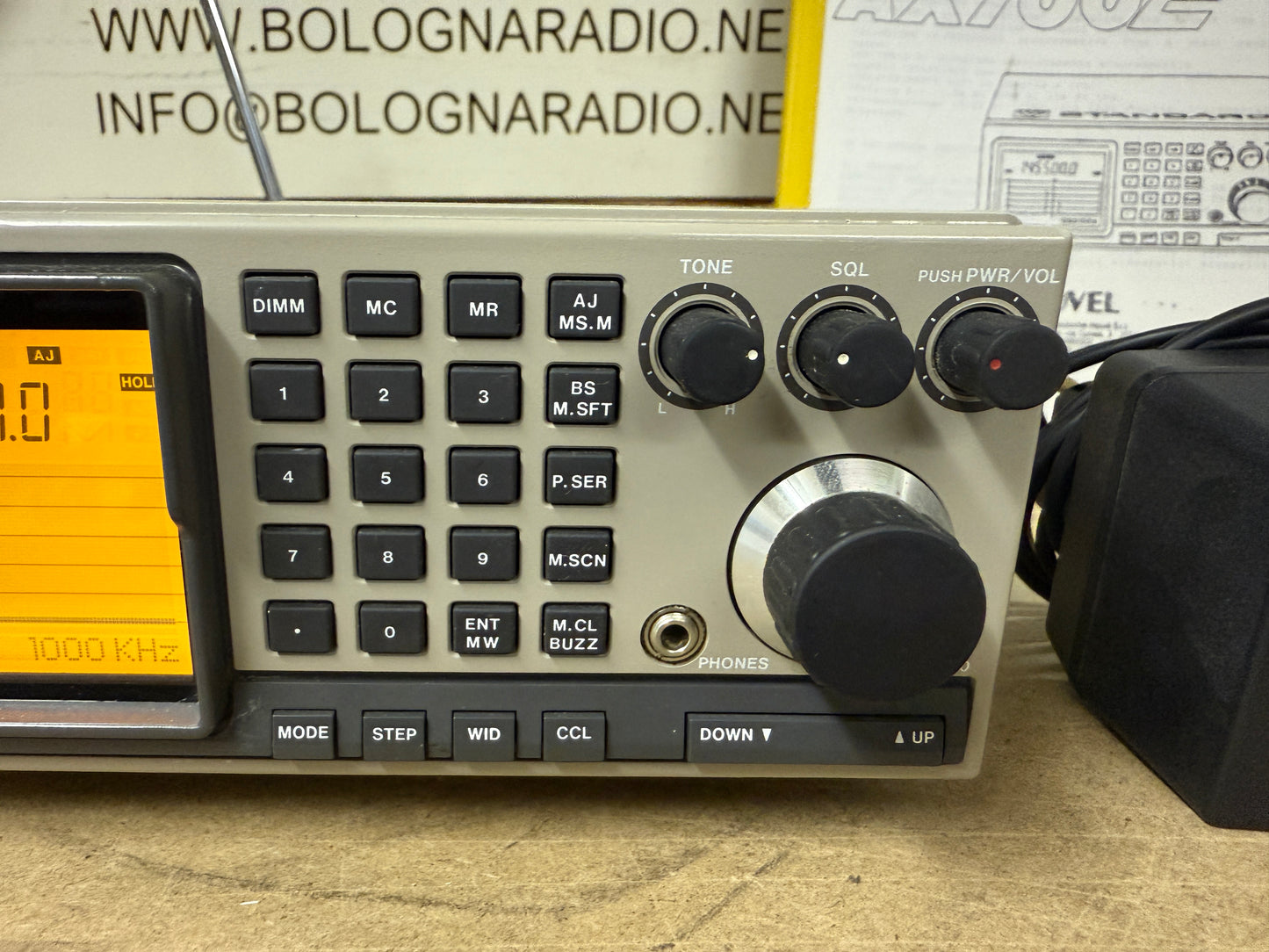 Standard AX 700 ricevitore scanner 50-905 MHz