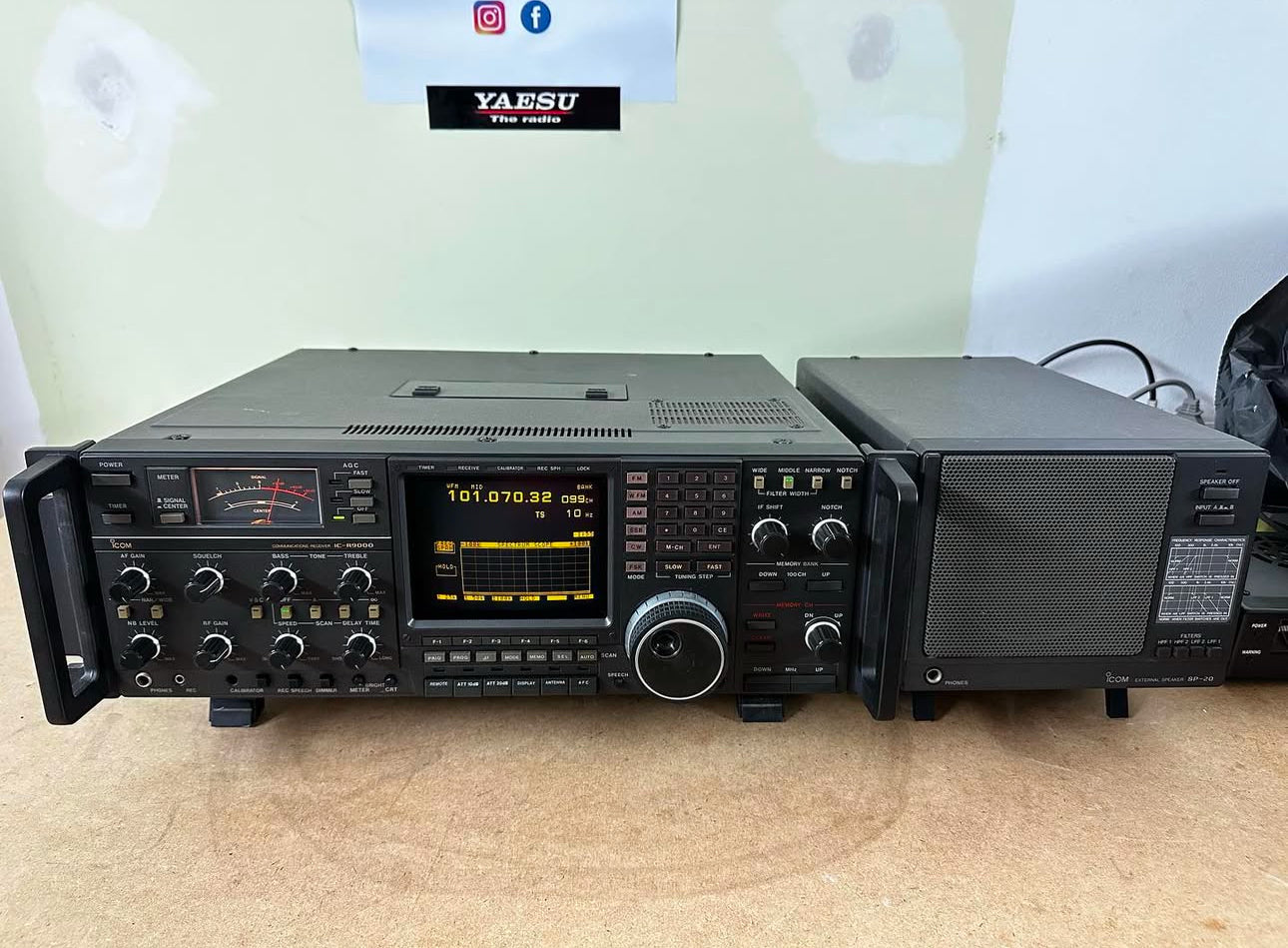 Ricevitore icom ic-r9000 + sp20