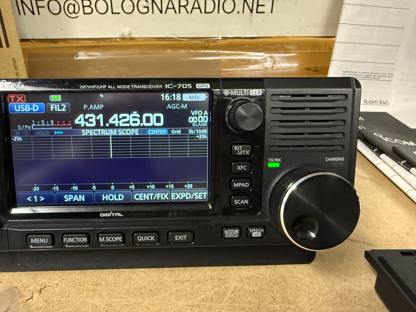 Icom IC 705 + 2 BP 307 + MBF 705 + supp antenna Garanzia 12 mesi