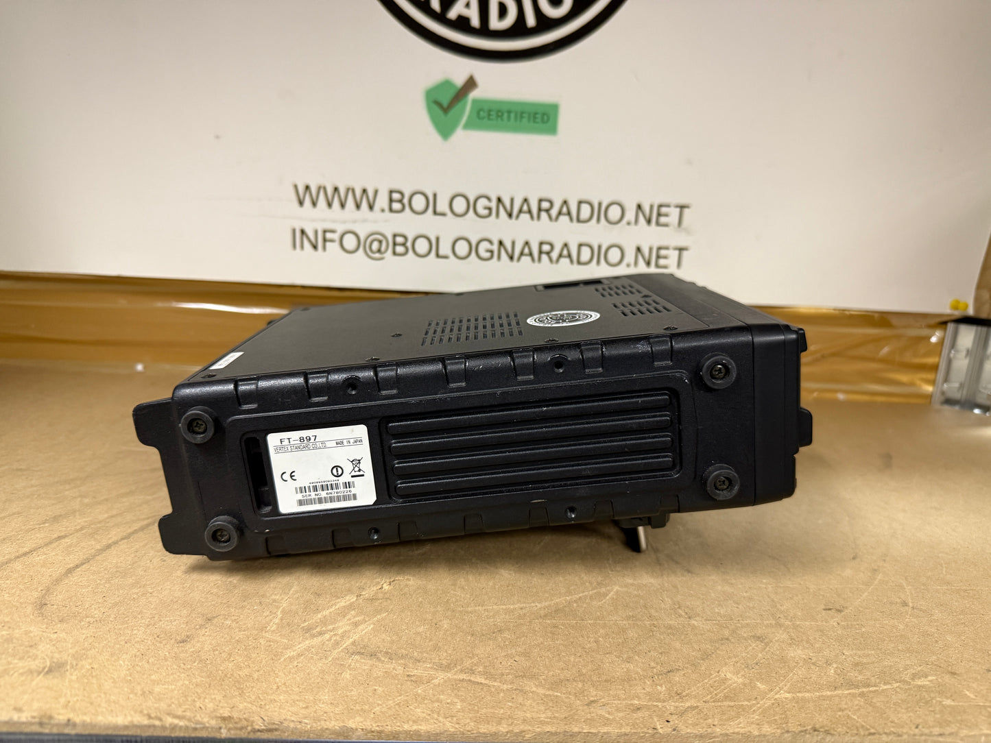 Yaesu FT 897D Banda espansa imballo originale