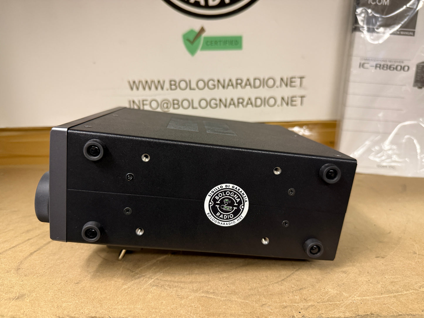 Icom icr 8600 + alimentatore + maniglia garanzia 12 mesi rx 0.01-3000 MHz all-mode