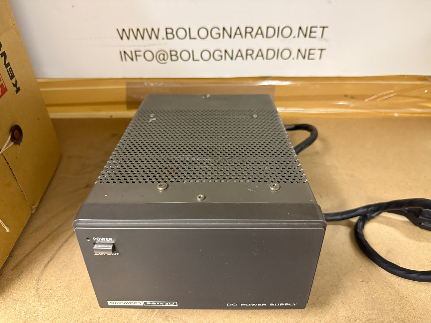Kenwood PS 430 alimentatore di linea 20 A.
