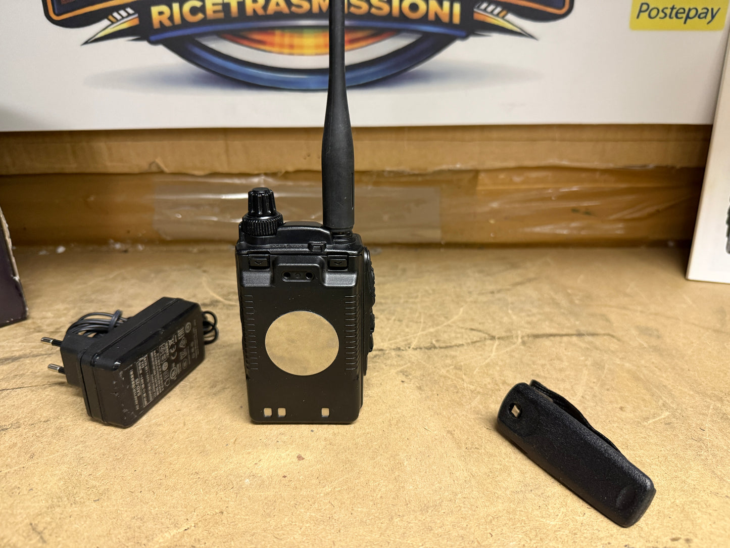 Yaesu FT 3D pari al nuovo full set Garanzia 12 Mesi