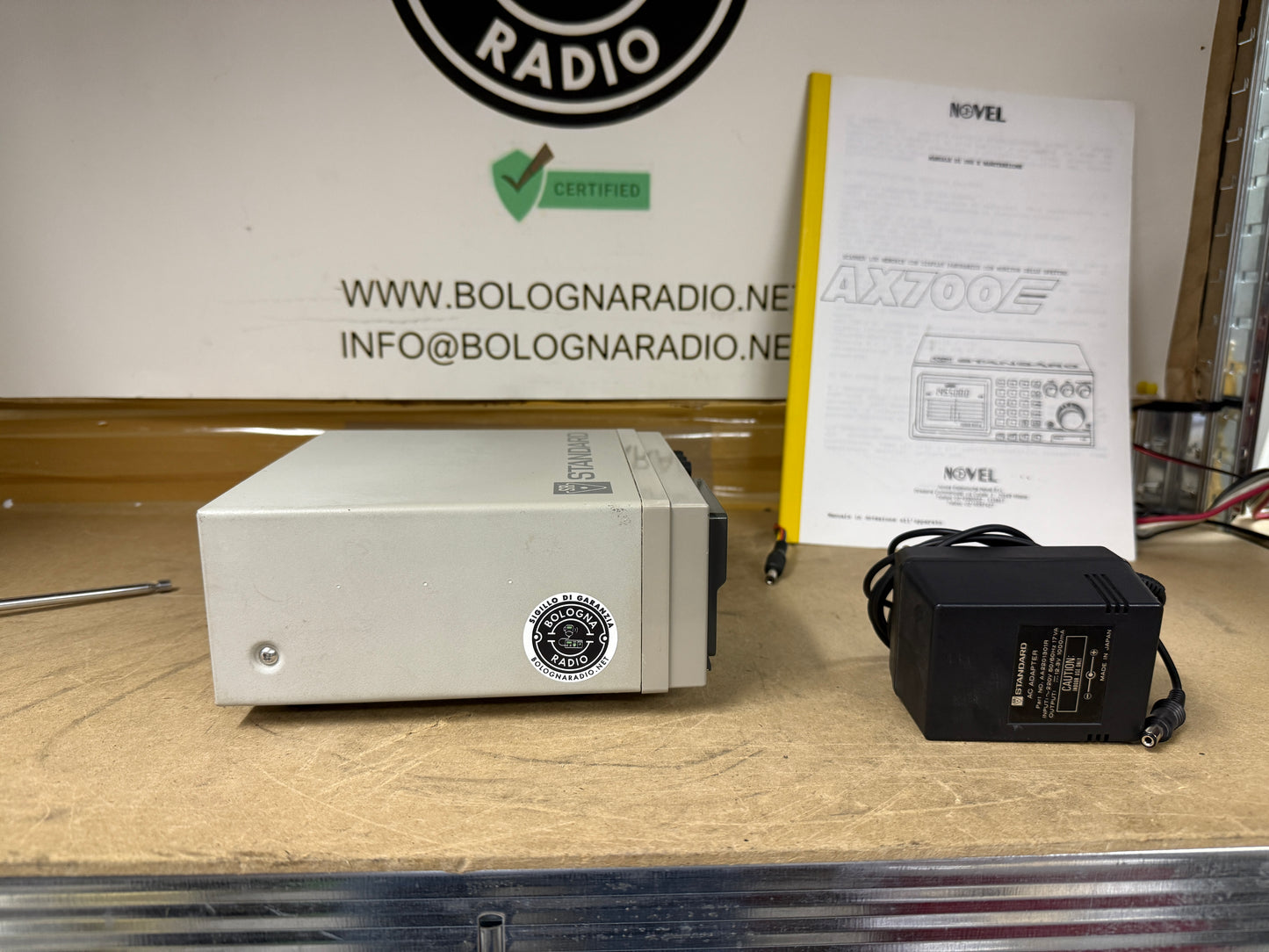 Standard AX 700 ricevitore scanner 50-905 MHz