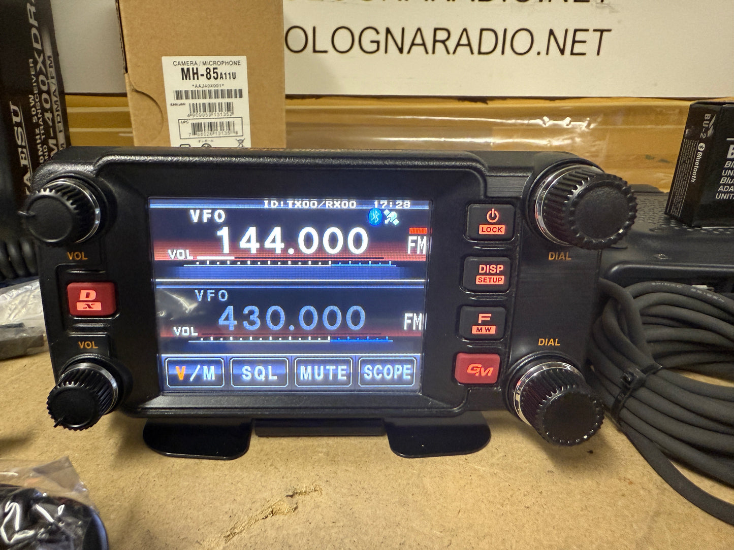 Yaesu FTM 400 XDR/DE + MH85 + BU2 + pari al nuovo