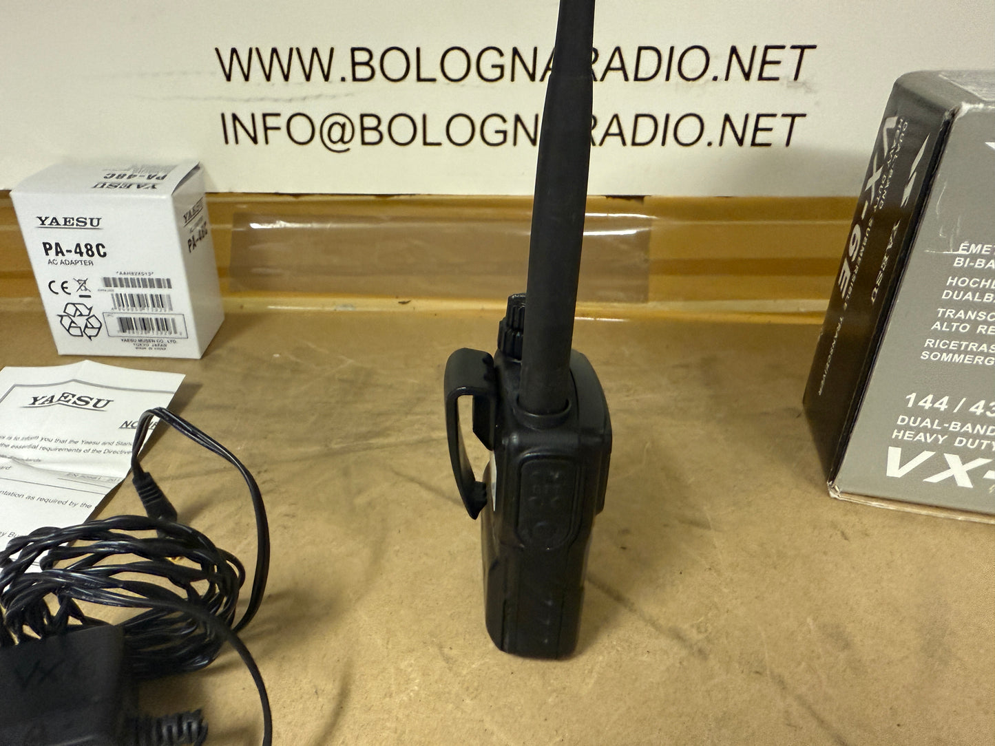 Yaesu VX 6E pari al nuovo full set