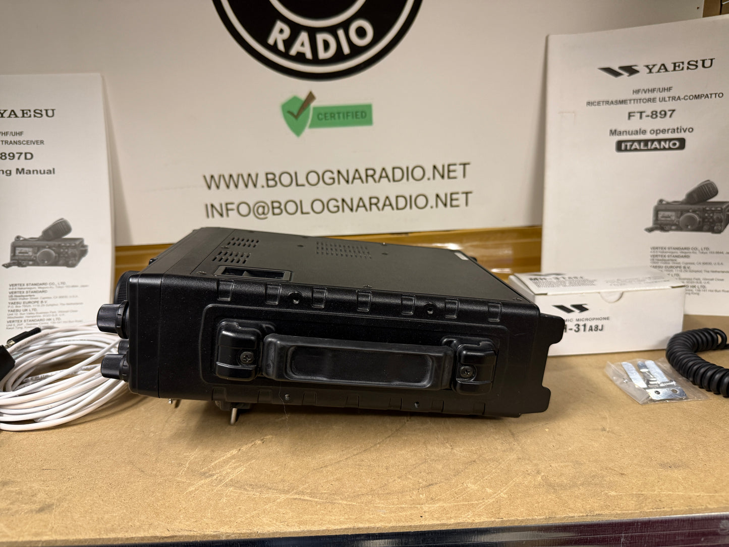 A1 Yaesu FT-897D imballo originale + interfaccia modi digitali