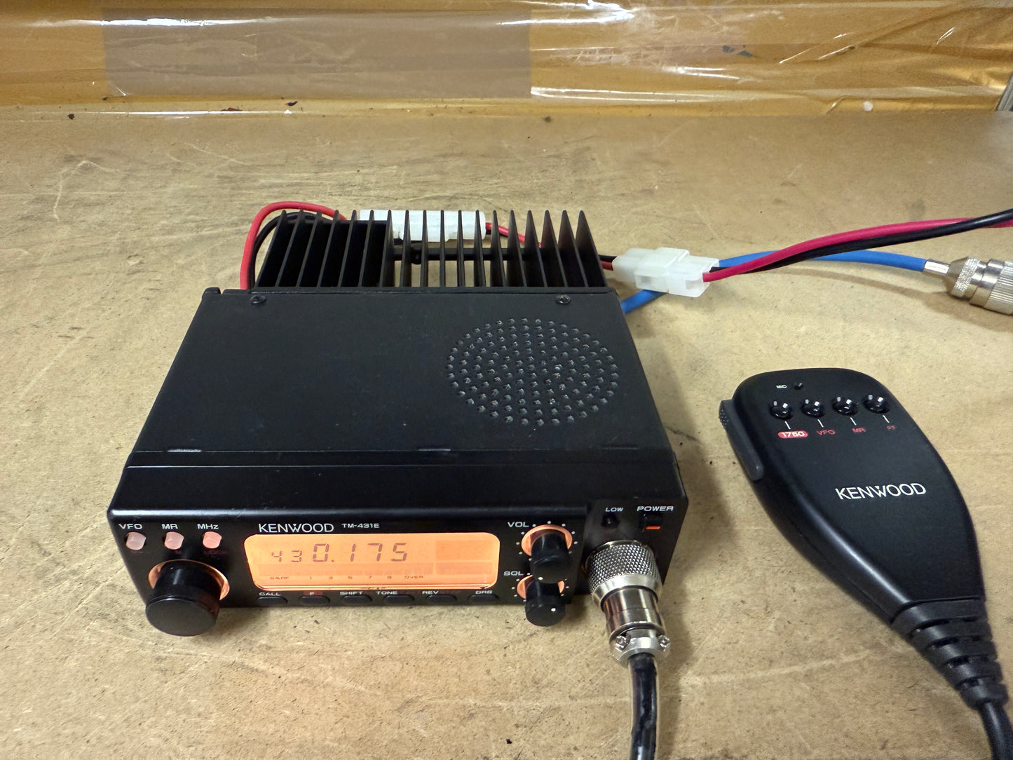 Kenwood TM 431 E con toni squelch perfetto