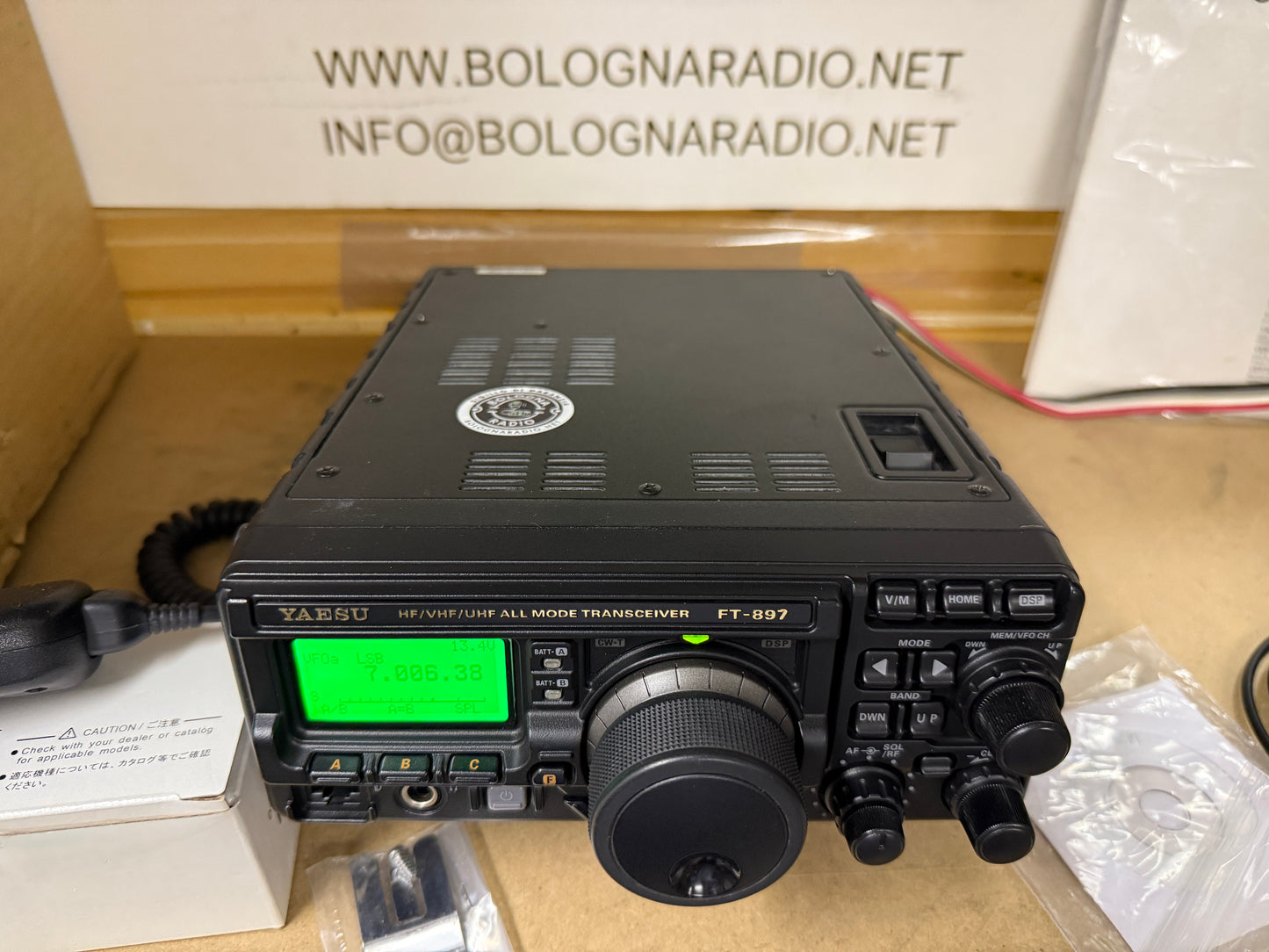 Yaesu FT 897D Banda espansa imballo originale