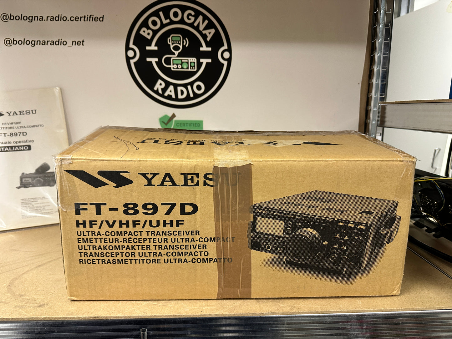 Yaesu FT-897D imballo originale