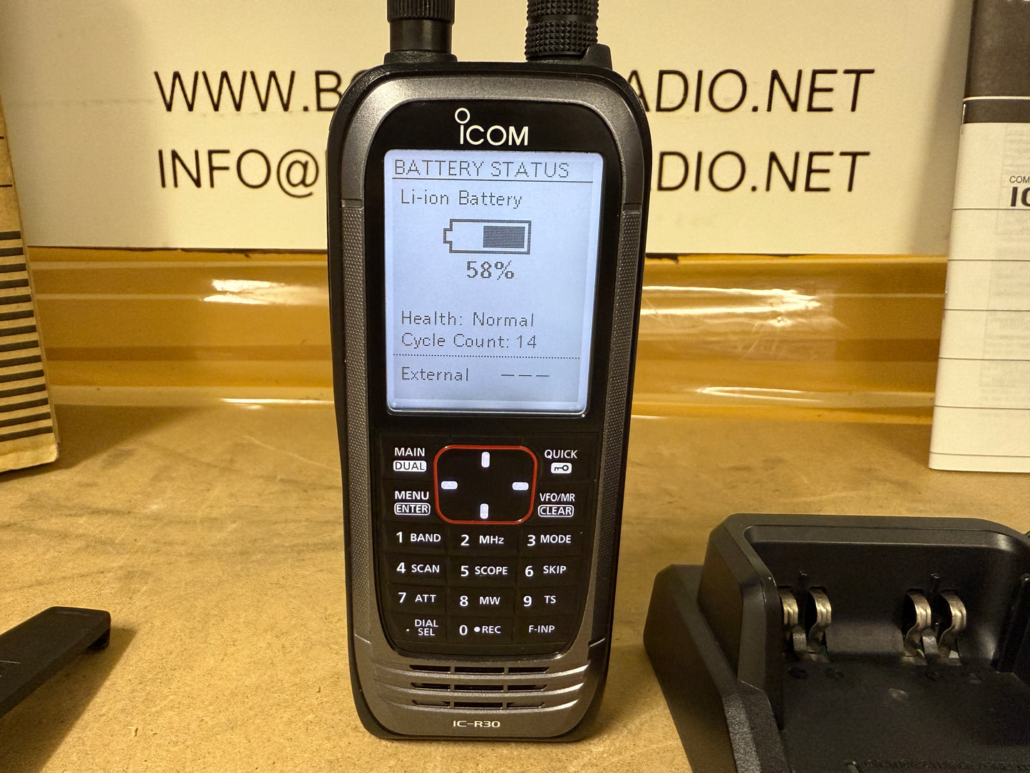 Icom ic r30 pari al nuovo + bp293