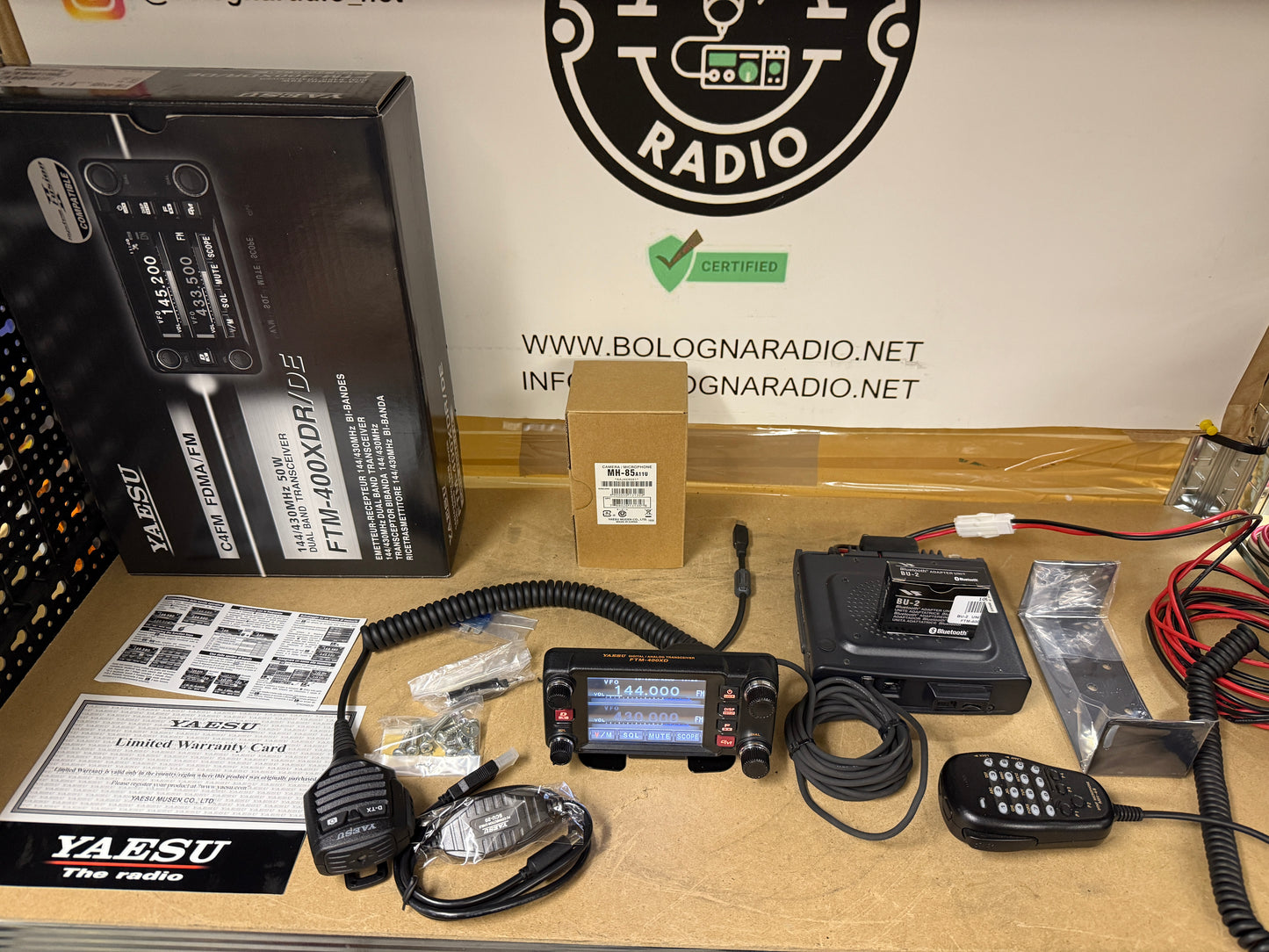 Yaesu FTM 400 XDR/DE + MH85 + BU2 + pari al nuovo