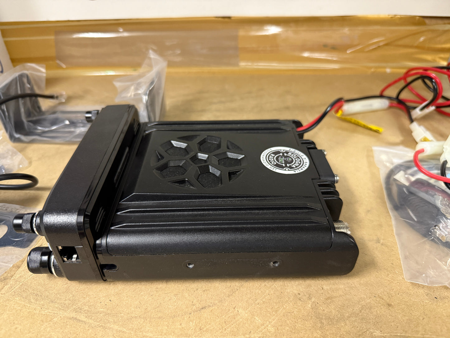 Zastone D9000 pari al nuovo VHF/UHF 144/430 MHz 50W