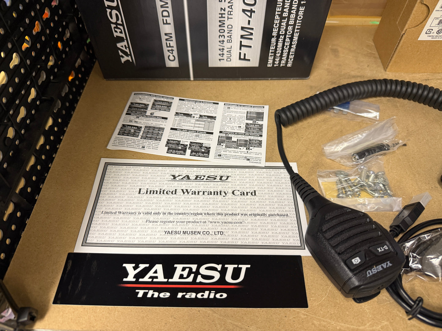 Yaesu FTM 400 XDR/DE + MH85 + BU2 + pari al nuovo