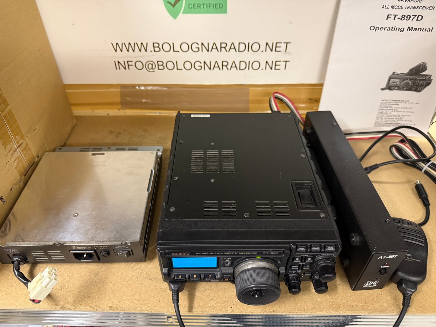 Yaesu FT 897D + LDG AT 897 + FP30 + Imballo