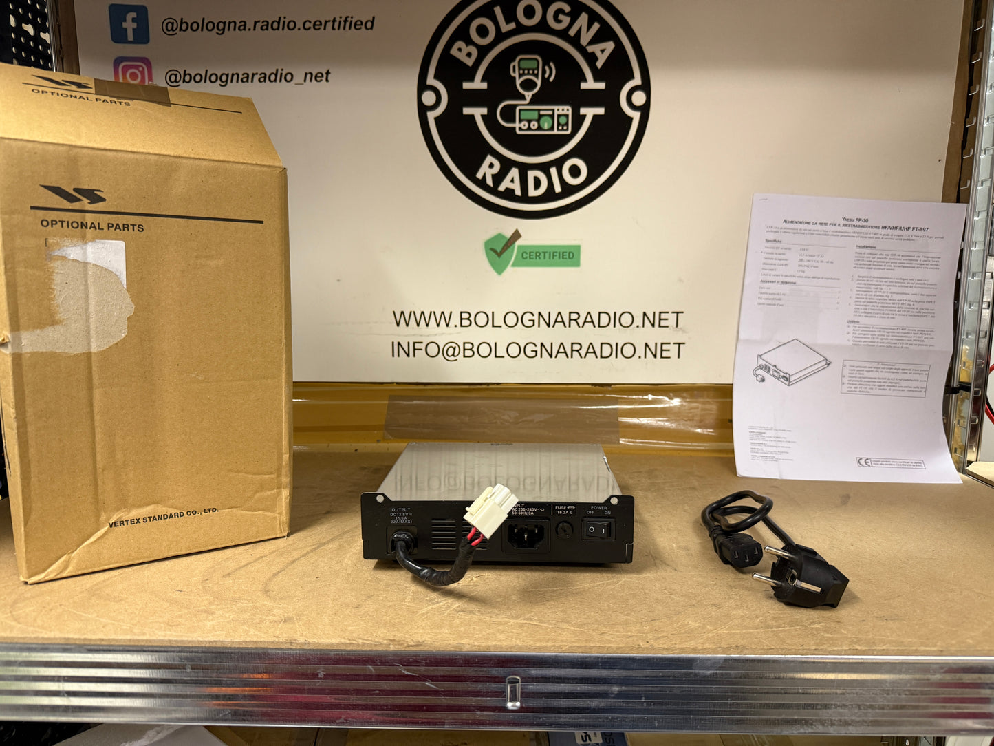 Yaesu FP-30 Alimentatore di serie per Yaesu FT-897