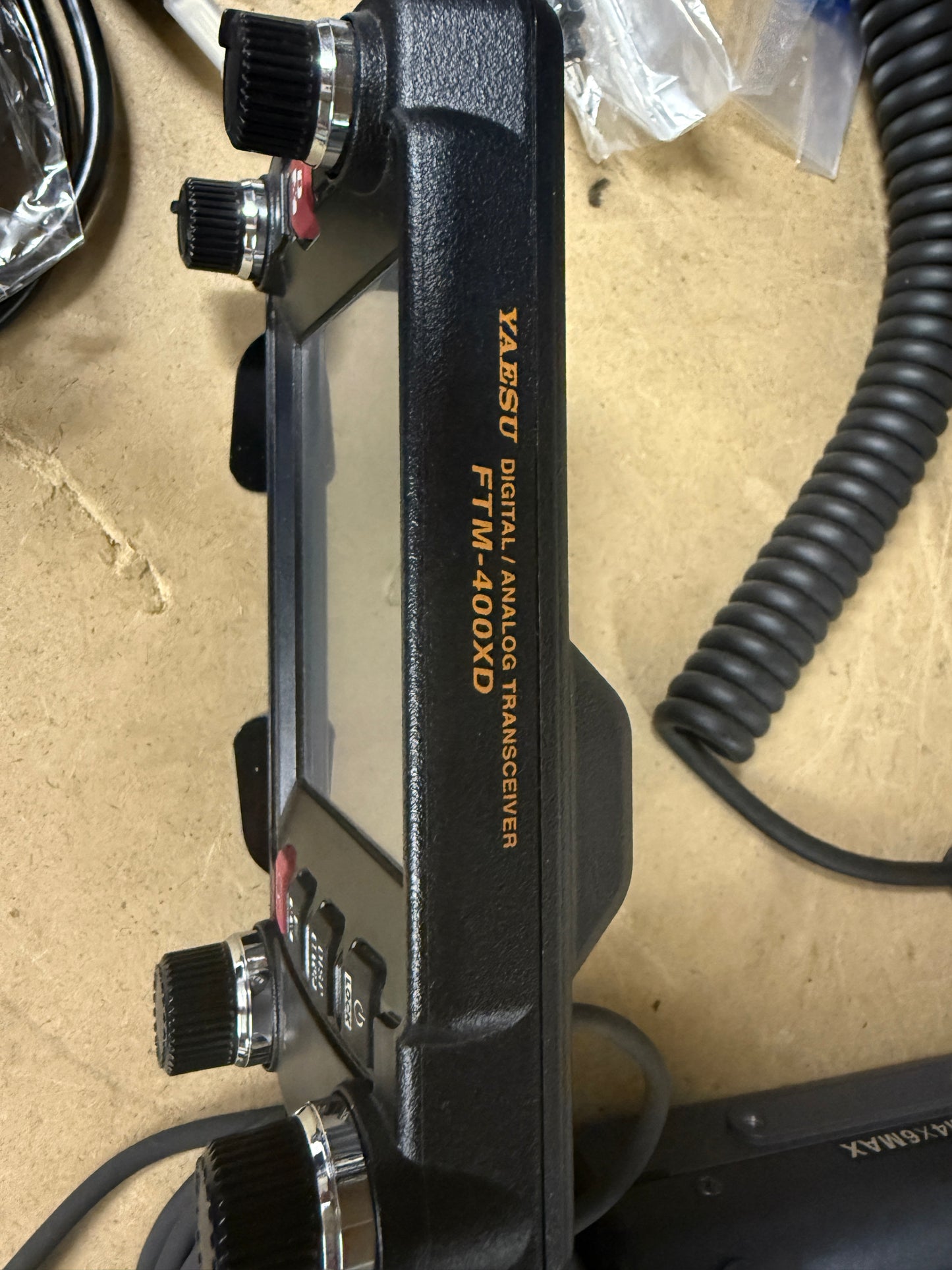 Yaesu FTM 400 XDR/DE + MH85 + BU2 + pari al nuovo