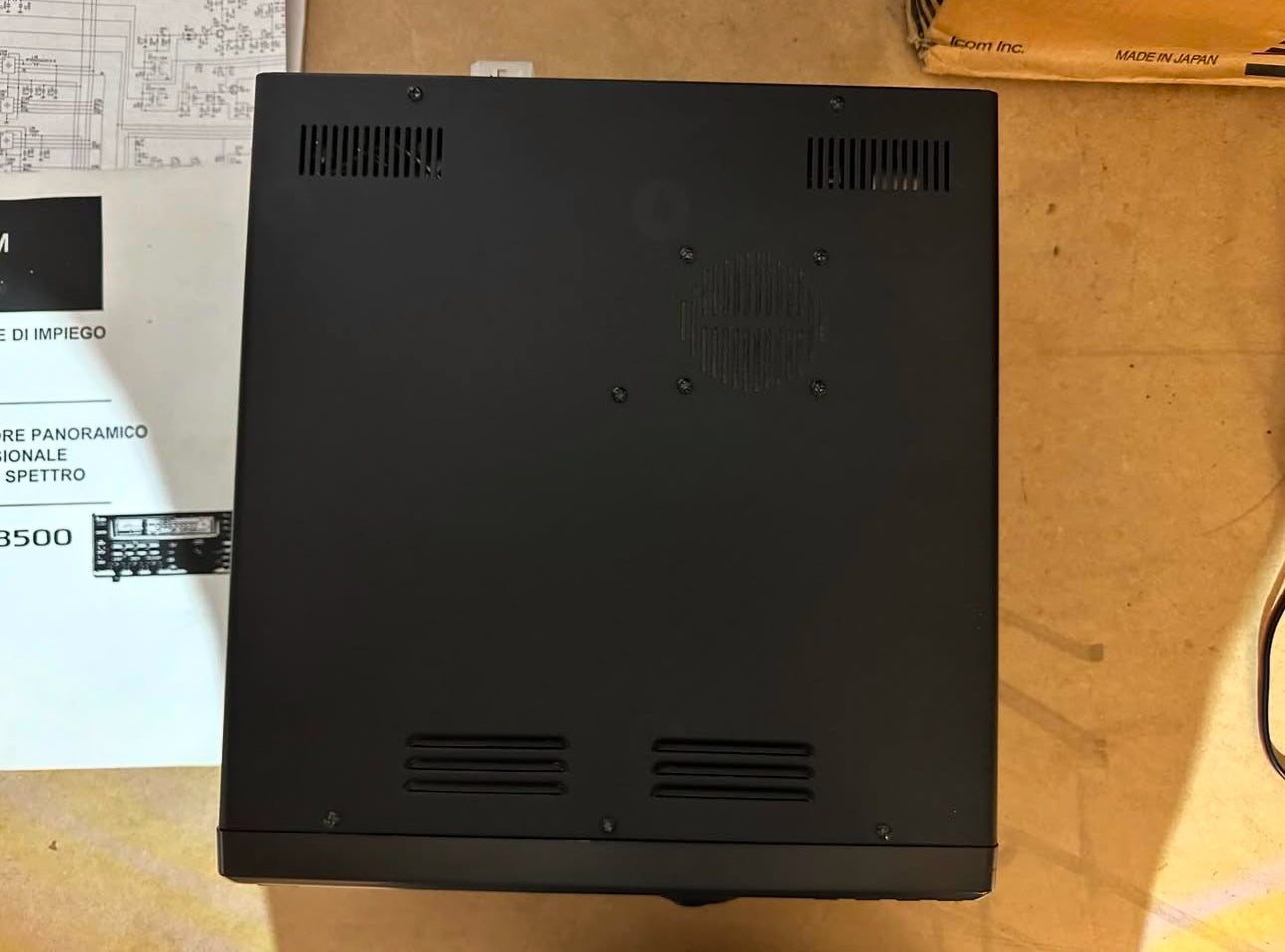 ICOM IC-R 8500