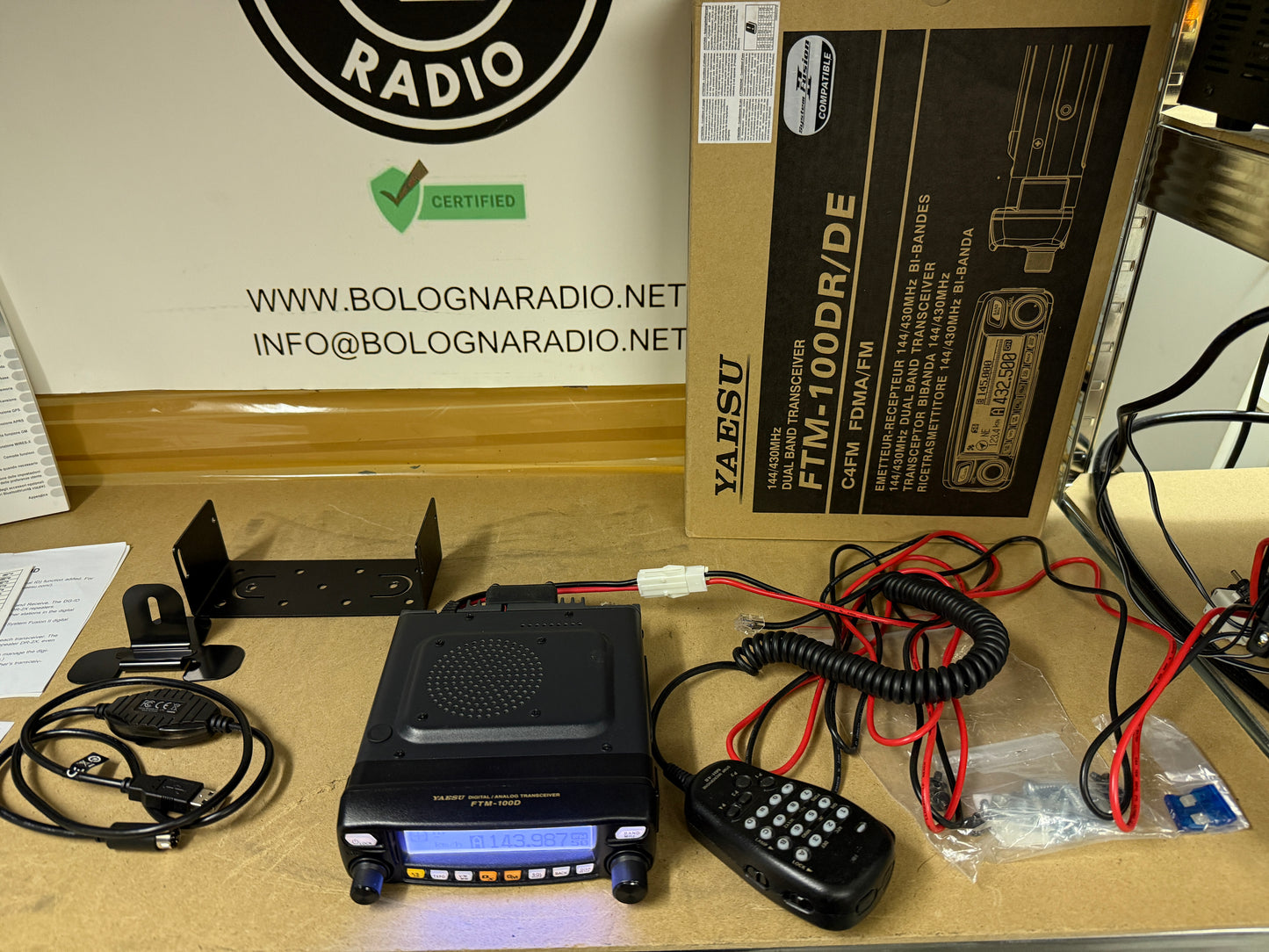 Yaesu FTM-100 DR/DE pari al nuovo
