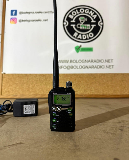 Icom IC-E7 + mike HM65 + BC164