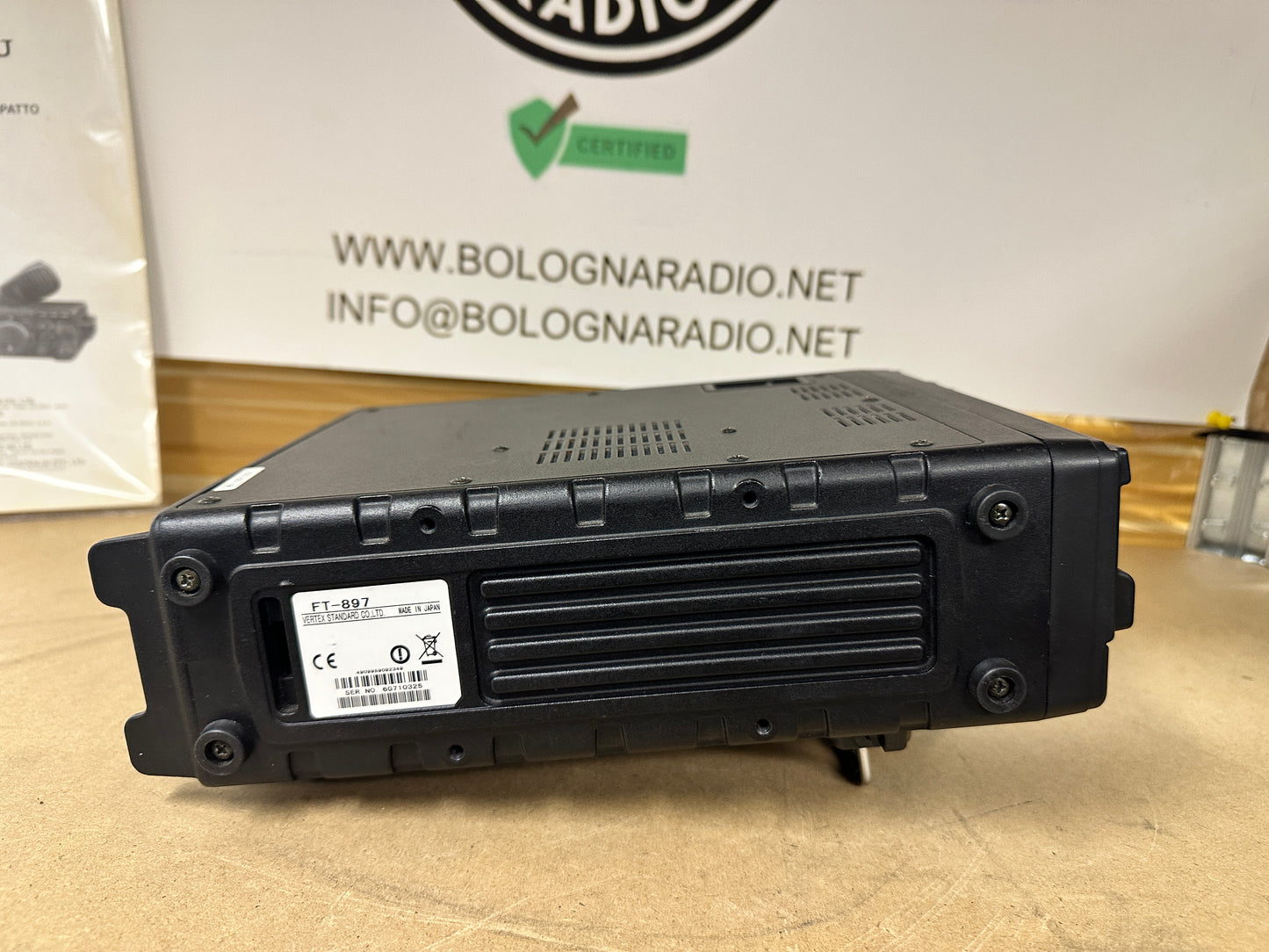 Yaesu FT-897D imballo originale