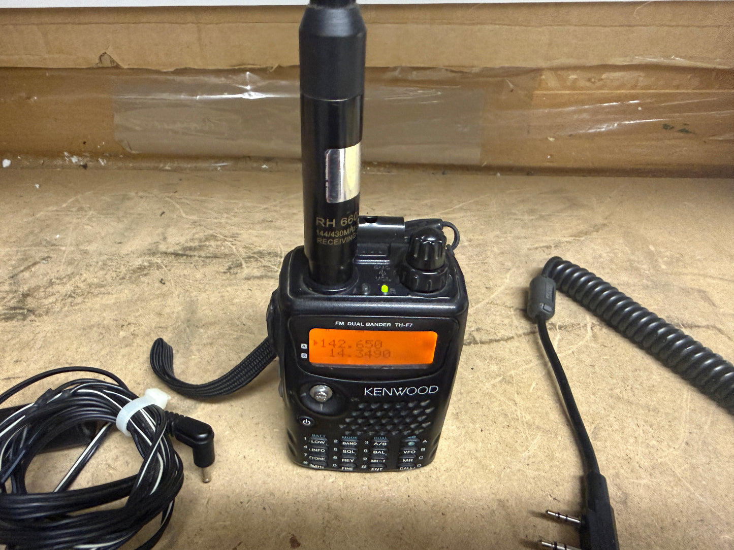 Kenwood TH-F7E + mike SMC 33 + imballo Garanzia 12 Mesi