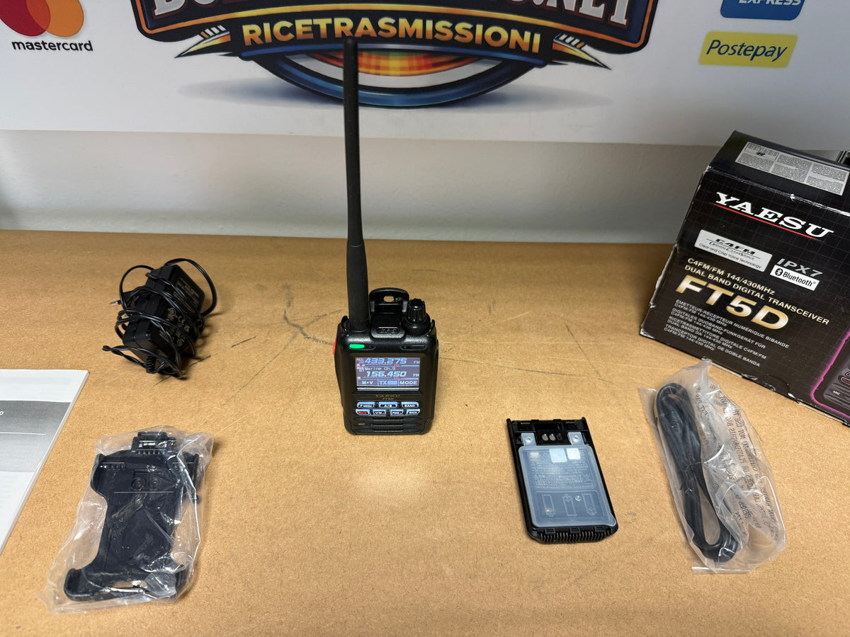 Yaesu FT 5d + FBA39 pari al nuovo full set Garanzia 12 Mesi