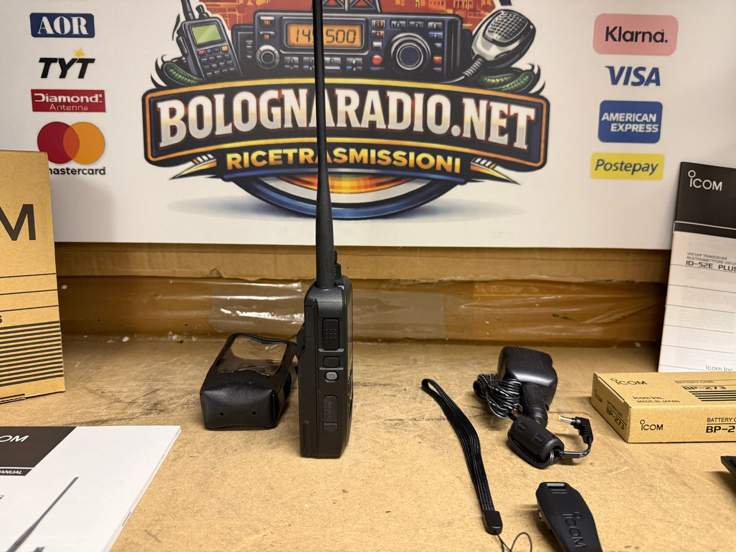 ICOM ID-52 Plus  Garanzia ufficiale fino al 02/2028 + accessori