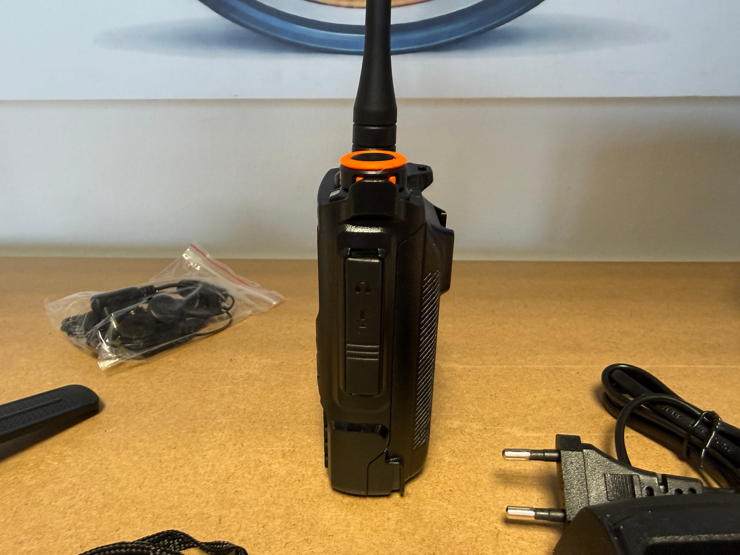 PNI P16UV con 999 canali VHF/UHF