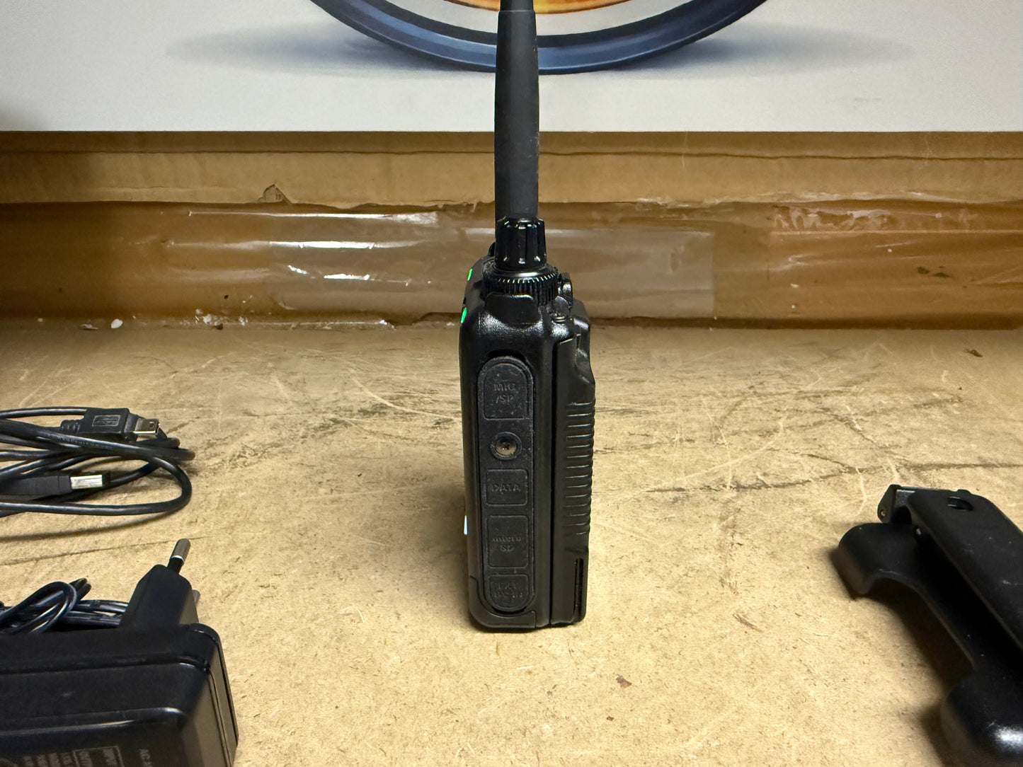 Yaesu FT 5 d pari al nuovo full set Garanzia 12 Mesi
