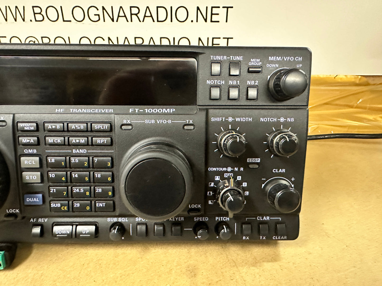 Yaesu FT 1000 frontale completo