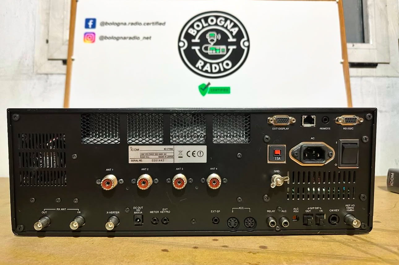 8 icom IC 7700 pari al nuovo