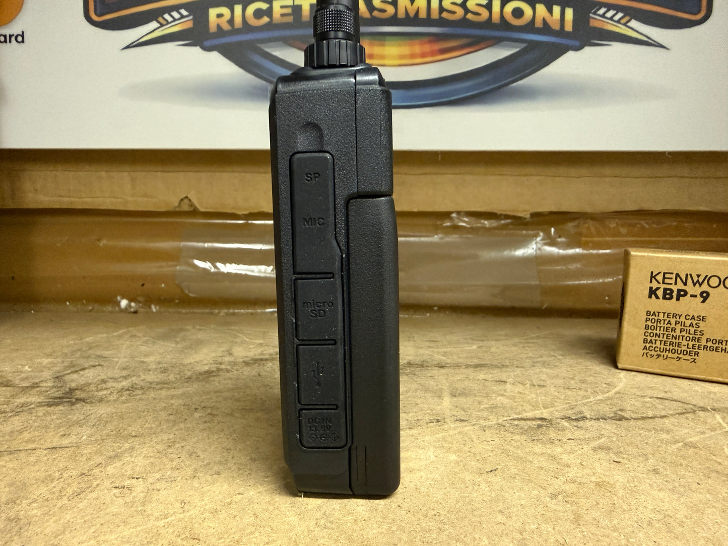 Kenwood TH-D75 nuovo garanzia ufficiale fino al 06-2030 + accessori