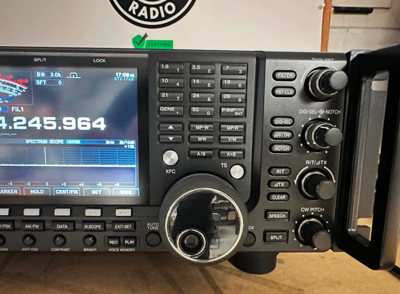 8 icom IC 7700 pari al nuovo
