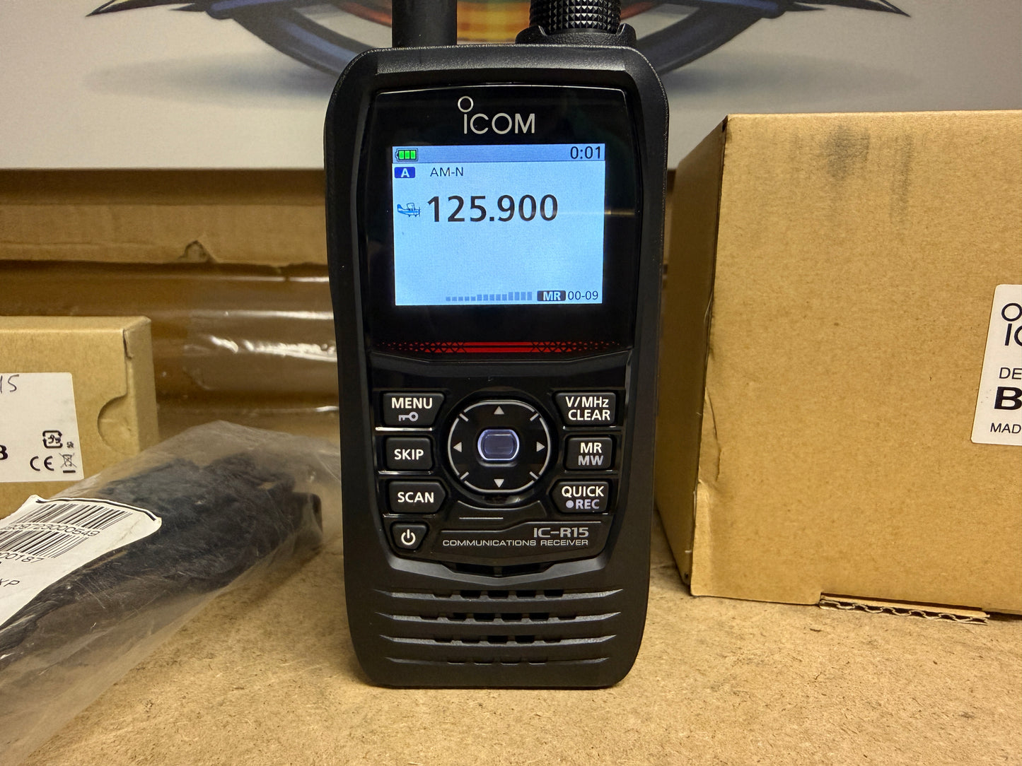 Icom ic r15 + bc223 + bp293 + opc1529r pari al nuovo full set