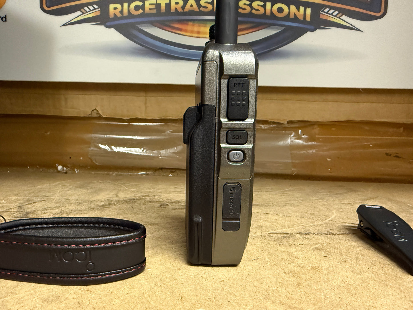 ICOM ID-52 Plus 60th Anniversary Garanzia ufficiale fino al 11/2027