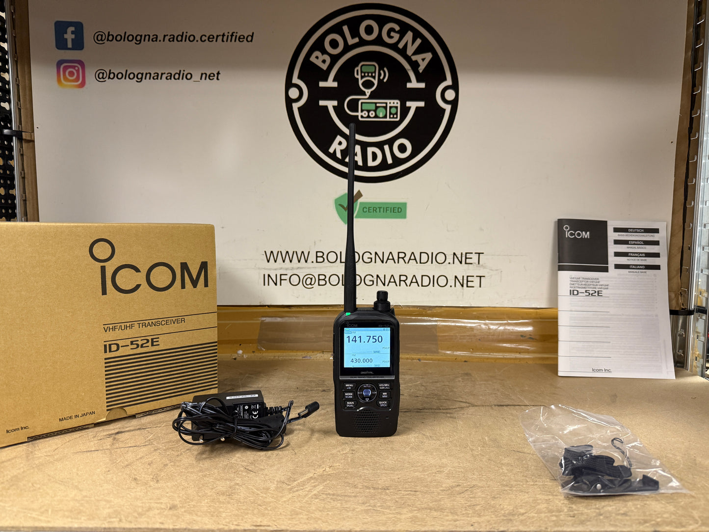 A1 Icom ID 52e pari al nuovo 08/2025 Garanzia Ufficiale